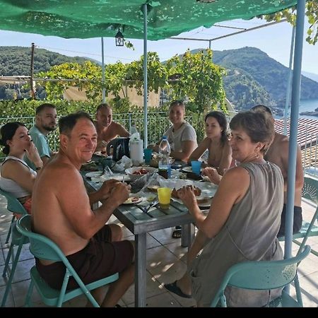 Panos Apartments Parga Bagian luar foto