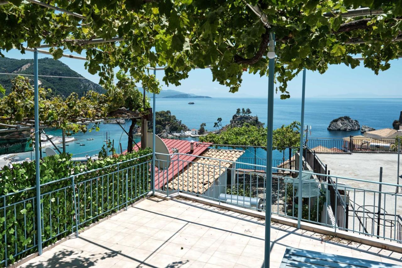Panos Apartments Parga Bagian luar foto